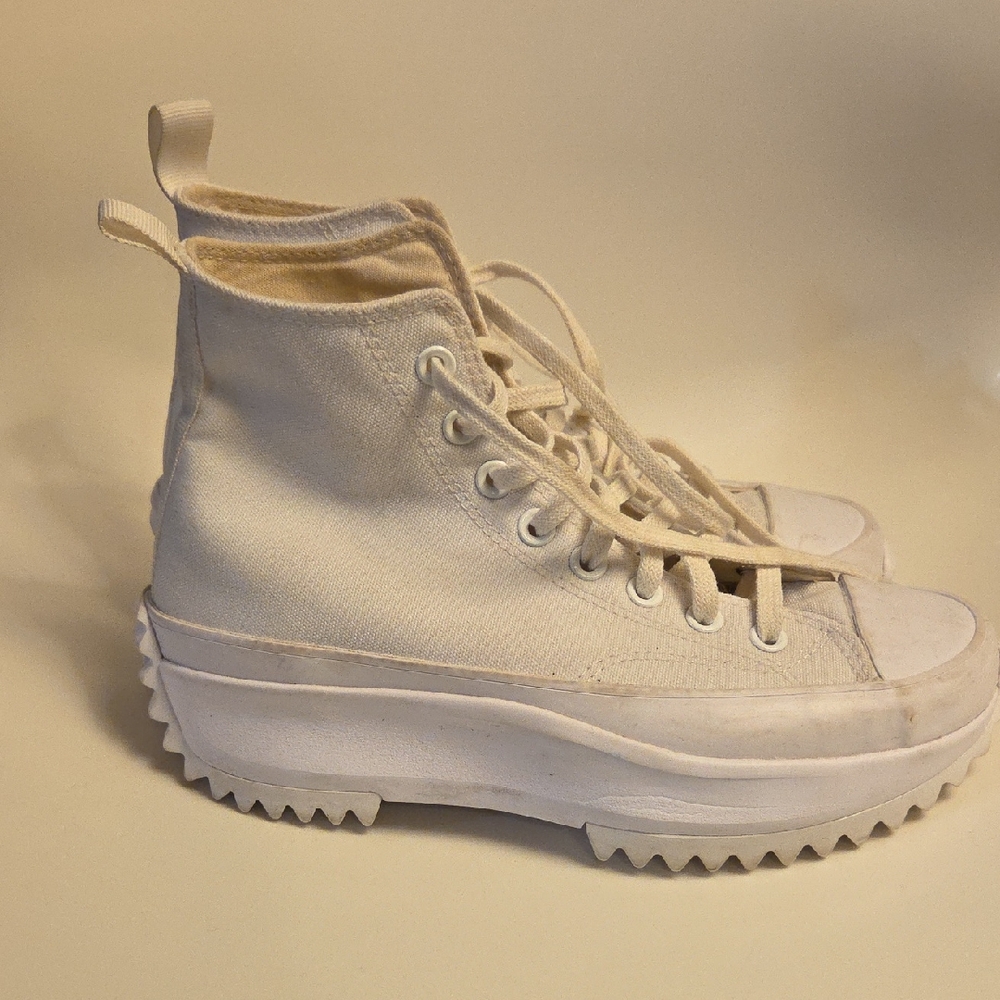 Canvas Run Star Hike High-Top Platform Sneakers in White